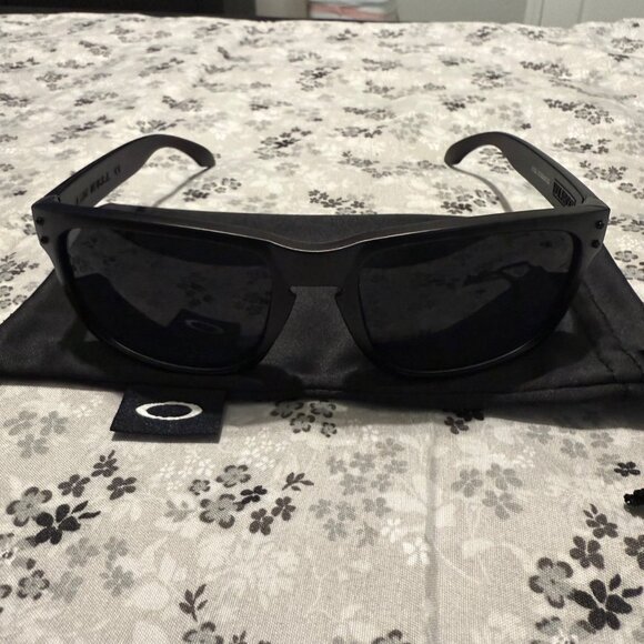 Oakley  Holbrook Black 9102 ✨️ NEW✨️ - Picture 2 of 7